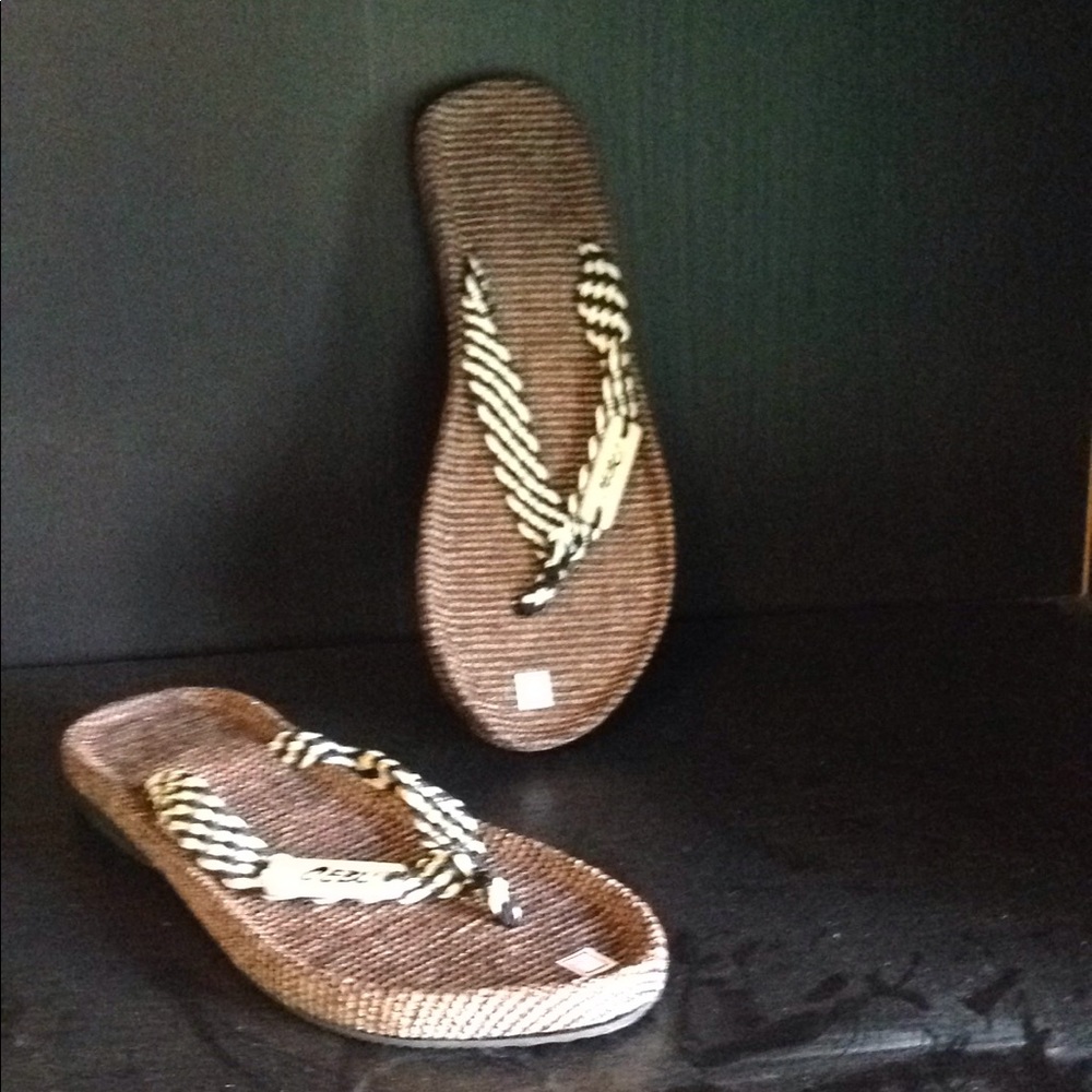 Women's Slippers Size 6